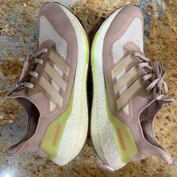 Adidas Ultraboost size 10 - Picture 8 of 9